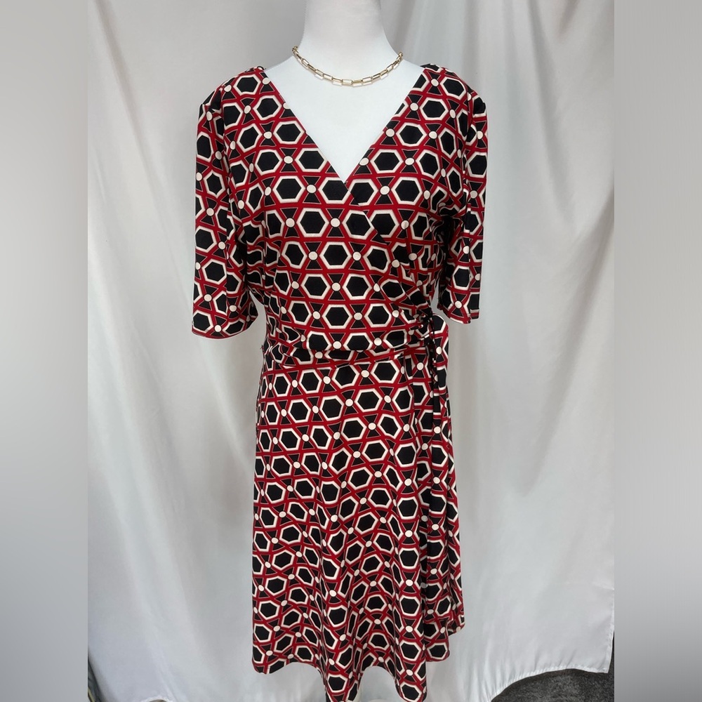 Geometric Patterned Dress - Red and Black R&K short sleeve stretchy size 10